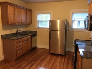 25 Shaffner St, Unit 2 in Worcester, MA - Foto de edificio - Building Photo