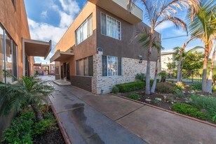 731-745 Orange Avenue in Long Beach, CA - Building Photo