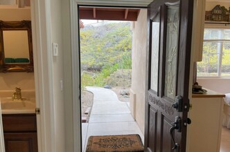 224 Winsome Pl in Escondido, CA - Foto de edificio - Building Photo