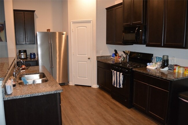 17616 Cedar Crst Dr in Conroe, TX - Building Photo - Building Photo