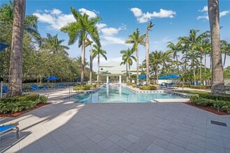 5300 NW 87th Ave in Doral, FL - Building Photo - Building Photo