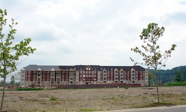 Chapel Pointe Pittsburgh in Pittsburgh, PA - Building Photo - Building Photo