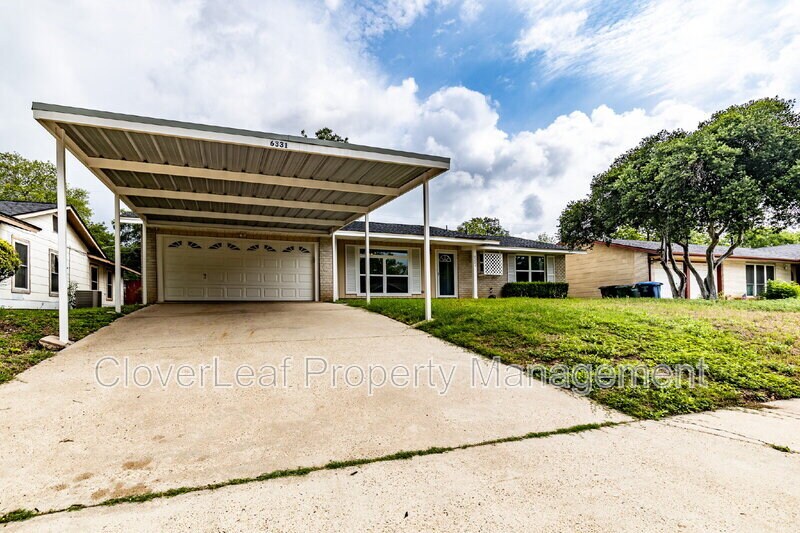 6331 Peace Pipe Dr in San Antonio, TX - Building Photo