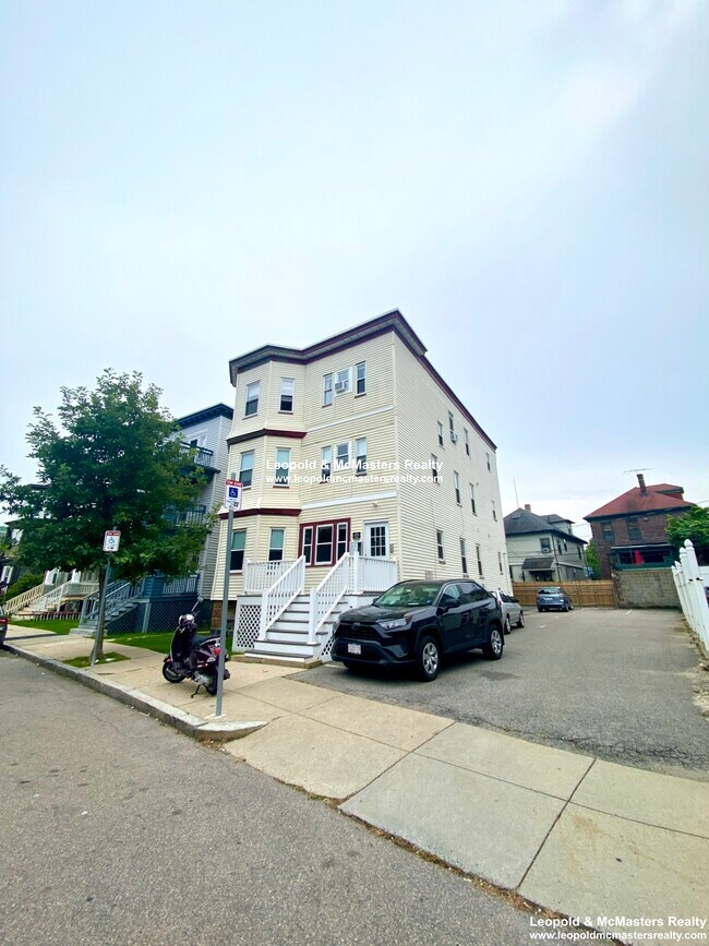 21 Roseclair St, Unit 3