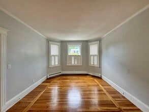 136 Sharon St, Unit 3 in Medford, MA - Building Photo - Building Photo