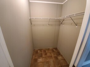 74 W Sourwood Dr in Browns Summit, NC - Building Photo - Building Photo