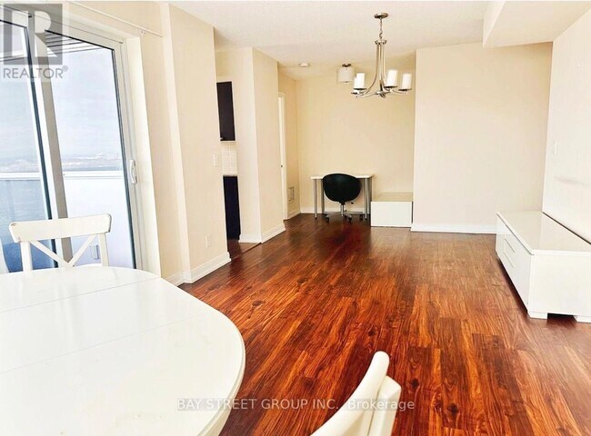 151 Village Green Square in Toronto, ON - Building Photo - Building Photo