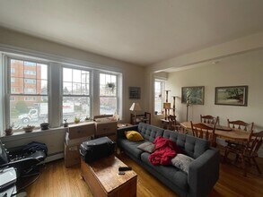 220 Massachusetts Ave, Unit 2 in Arlington, MA - Building Photo - Building Photo