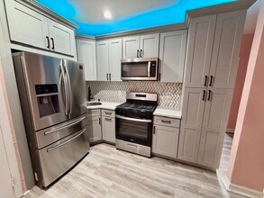 87 1/2 Laidlaw Ave in Jersey City, NJ - Building Photo - Building Photo