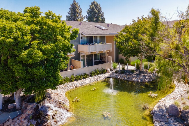 Lakeview Apartments in Fremont, CA - Building Photo - Building Photo