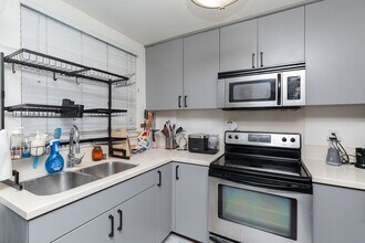 2828 University Ave in San Diego, CA - Foto de edificio - Building Photo