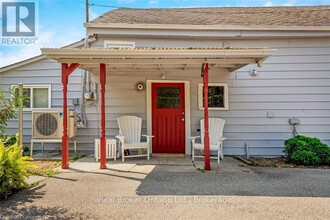 262 Pine St in Milton, ON - Building Photo - Building Photo