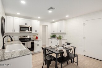 1932 E Carver Dr in Phoenix, AZ - Building Photo - Building Photo
