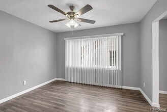 15852 Washburn St in Detroit, MI - Foto de edificio - Building Photo