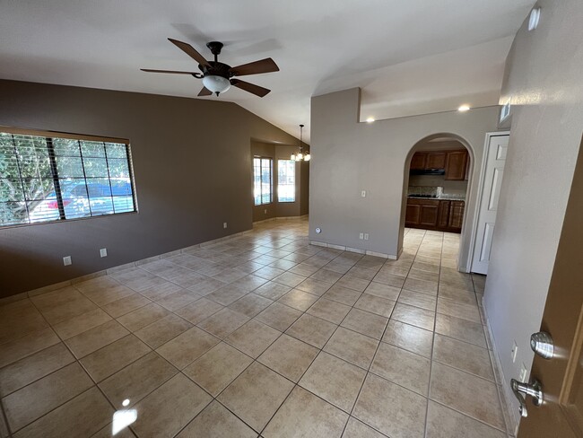 635 S Vía Entrada in Sierra Vista, AZ - Building Photo - Building Photo