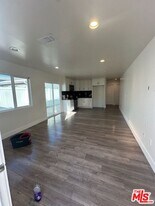 7854 Ledge Ave in Los Angeles, CA - Building Photo