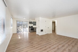 2507 SE Monroe St in Milwaukie, OR - Building Photo - Building Photo