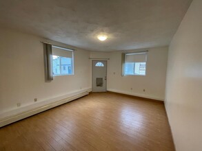 90 Albion St, Unit 1 in Somerville, MA - Foto de edificio - Building Photo