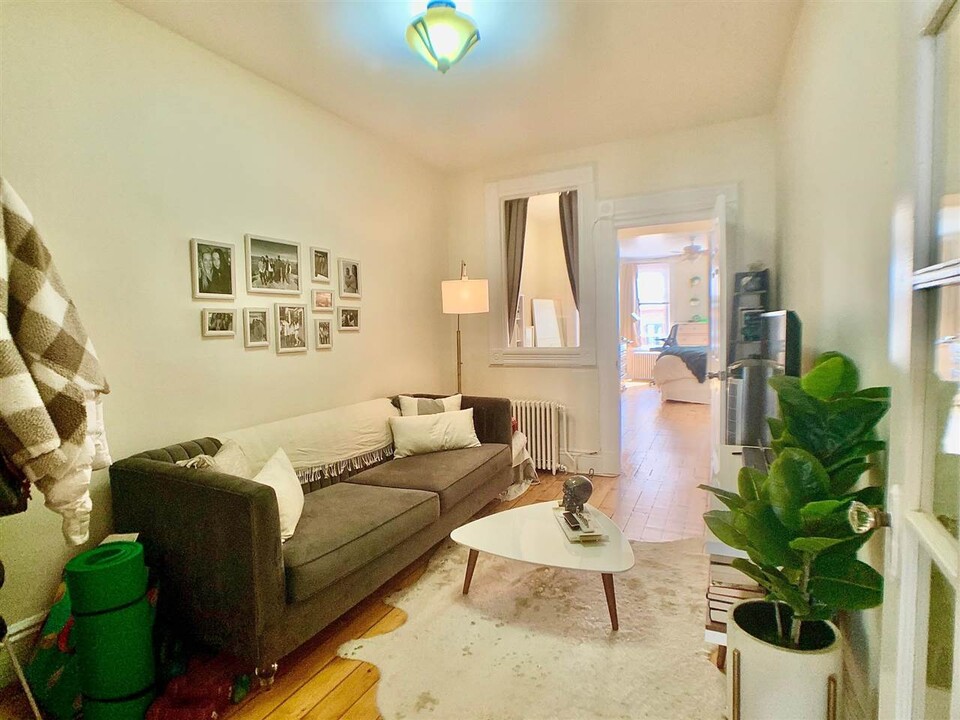 310 Monroe St-Unit -2 in Hoboken, NJ - Building Photo