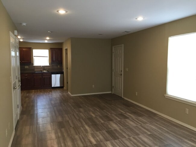 108 Marina Rd in Russellville, AR - Building Photo - Building Photo