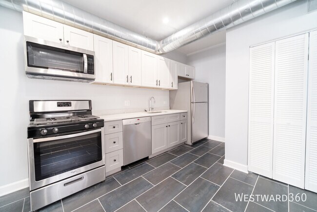 property at 3101 W Leland Ave