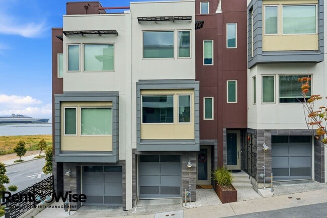 594 Hudson Ave