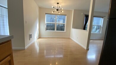 3724 N Albina Ave in Portland, OR - Foto de edificio - Building Photo