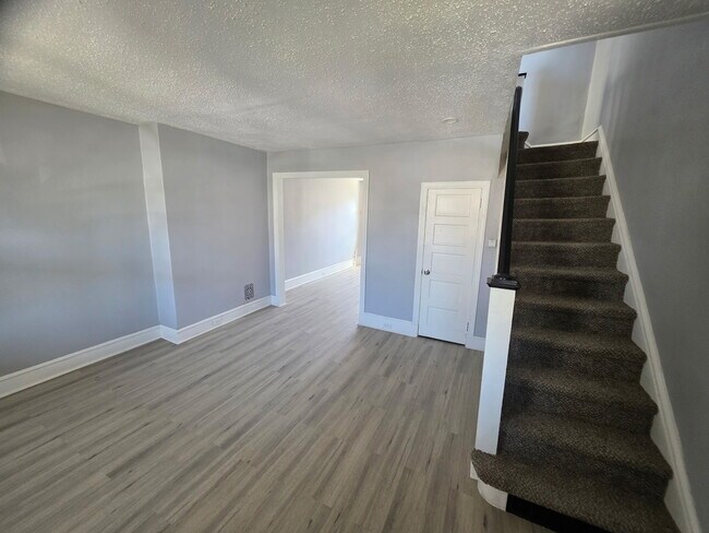 6144 Lindbergh Blvd. in Philadelphia, PA - Building Photo - Building Photo