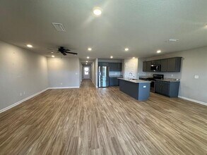 2553 Windmere Dr E in Semmes, AL - Foto de edificio - Building Photo