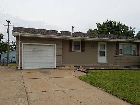 2511 Rockhurst Rd in Salina, KS - Building Photo - Building Photo