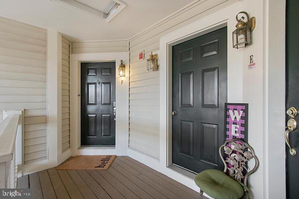 7034 Ellingham Cir in Alexandria, VA - Building Photo - Building Photo