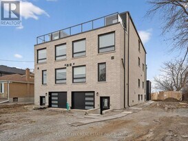 164 Betty Ann Dr in Toronto, ON - Building Photo