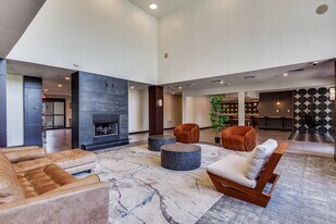 Onyx at Oslo in San Antonio, TX - Building Photo