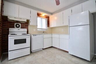 30014 Lonnie Dr in Westland, MI - Building Photo - Building Photo