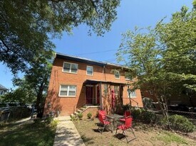 864 Bellevue Cir SE in Washington, DC - Building Photo