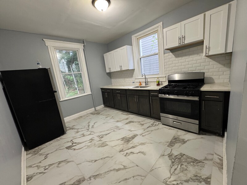 35 Seymour Ave in Newark, NJ - Building Photo
