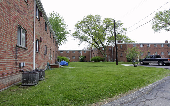 Coolidge Terrace in Oak Park, MI - Building Photo - Building Photo