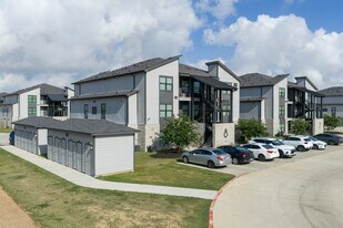 Esperanza at Keith Harrow in Katy, TX - Building Photo