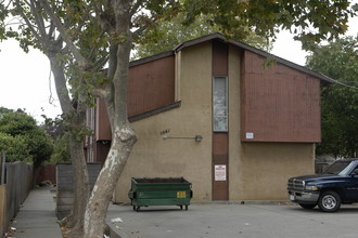 1061 Elmhurst Ave in Oakland, CA - Building Photo - Building Photo