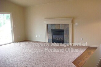 18624 Van Fleet Ave in Sandy, OR - Building Photo - Building Photo