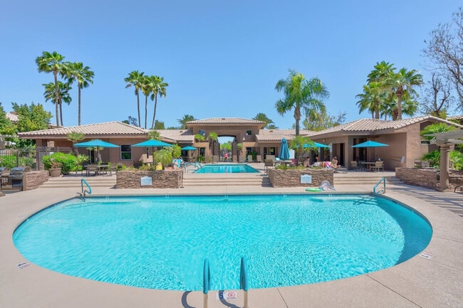 7009 E Acoma Dr in Scottsdale, AZ - Building Photo - Building Photo