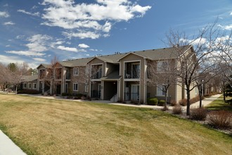 Reflections Senior Apartments in Fort Collins, CO - Foto de edificio - Building Photo