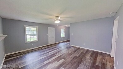 1329 Hazel Ave in New Bern, NC - Building Photo - Building Photo
