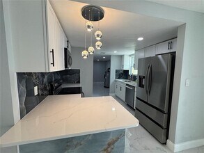 3499 51st Ave N-Unit -Unit B in St. Petersburg, FL - Building Photo - Building Photo