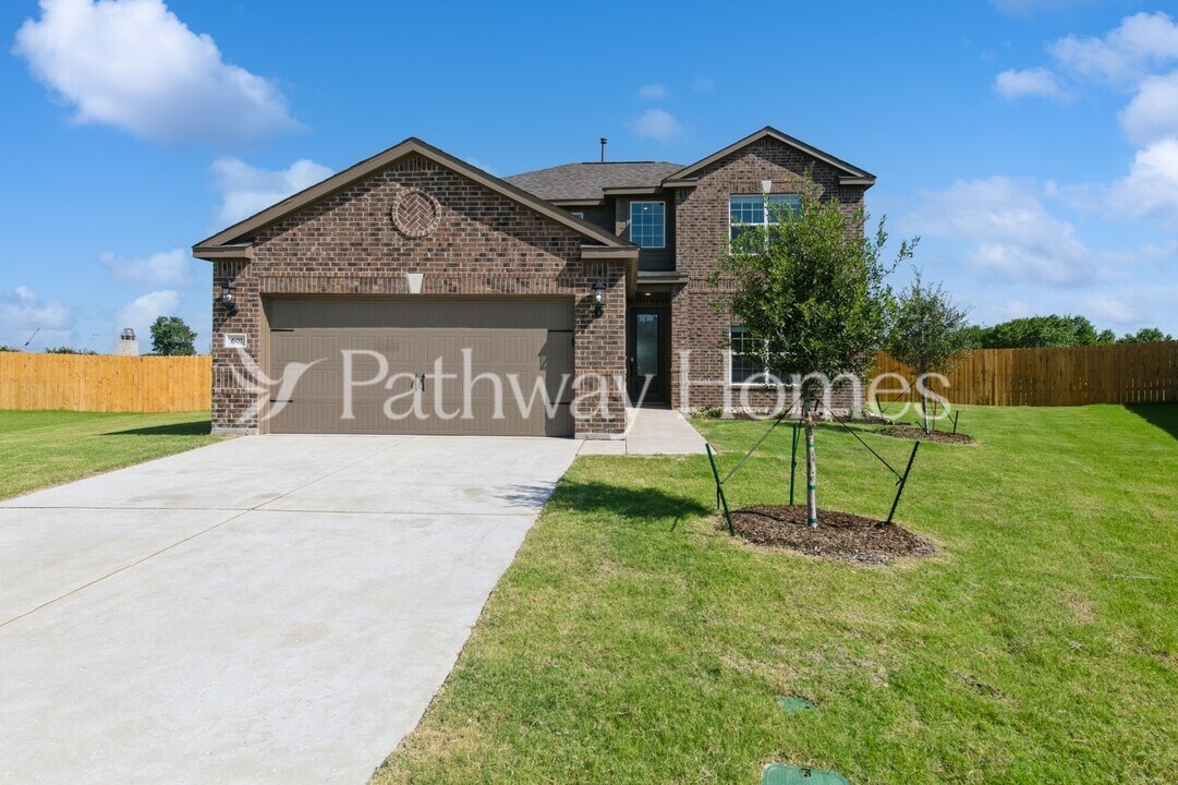 601 Brookside Dr in Anna, TX - Building Photo