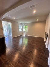 625 Montage Cir in East Palo Alto, CA - Building Photo - Building Photo