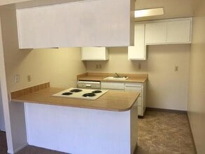43 Dean Way in Folsom, CA - Building Photo - Building Photo