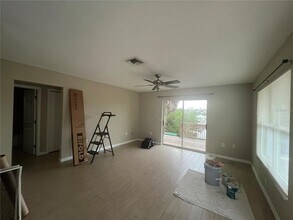 5 Manor Ct in Englewood, FL - Building Photo - Building Photo