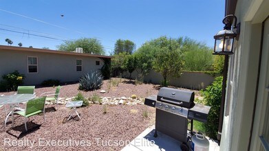 2934 E Cushman Dr in Tucson, AZ - Building Photo - Building Photo