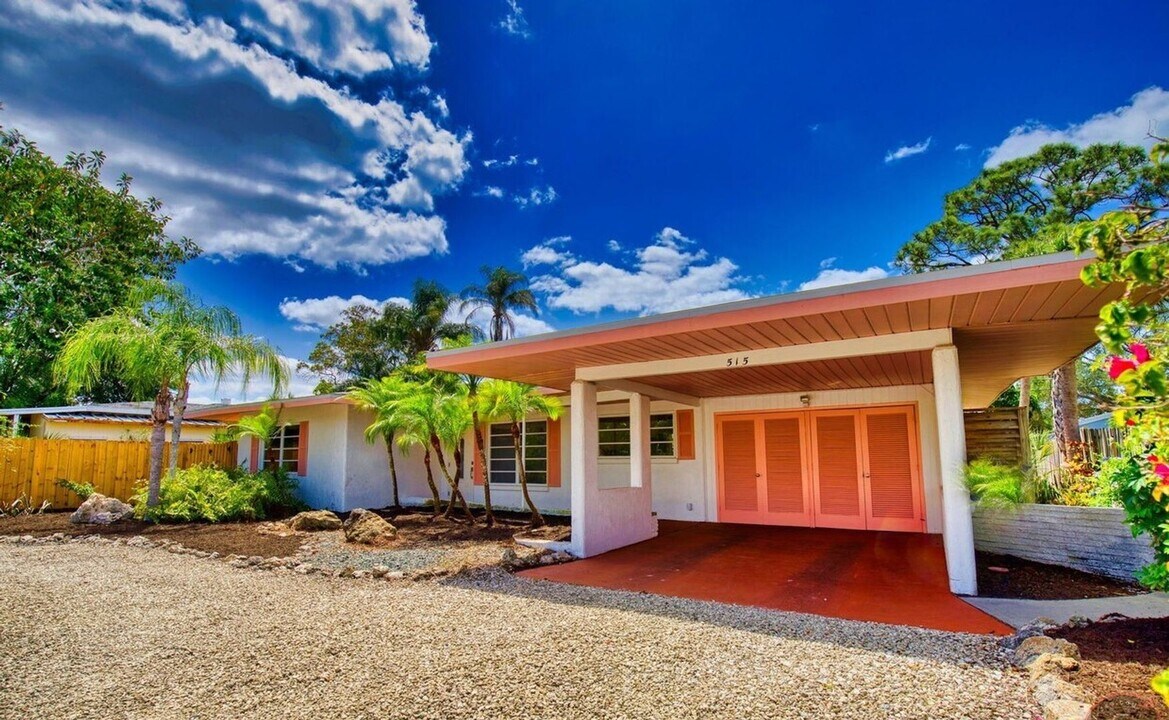 515 Sante Joseph St in Venice, FL - Building Photo
